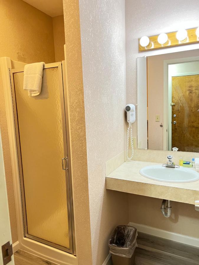 Viking Arms Inn - ラディントン エクステリア 写真